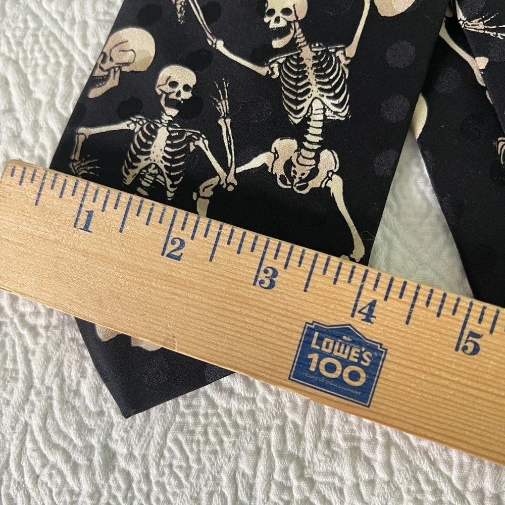 RM Style Skeleton Tie OS Mens Vintage 1995 Silk Dancing Skulls Black Halloween
